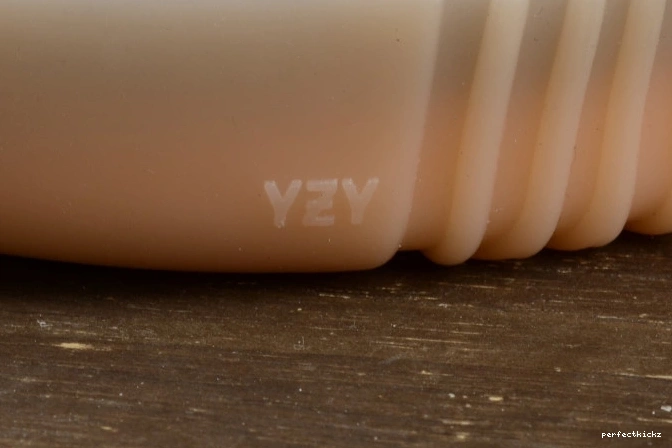 Brown Yeezy BY2456 adidas Boost Light 750 0812